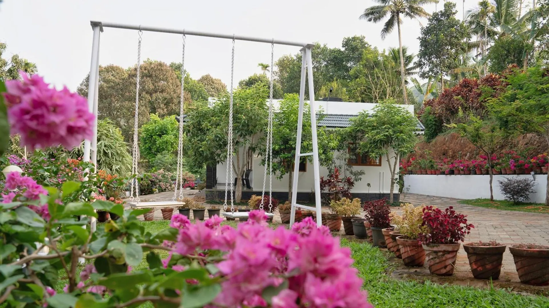 Navaratna Holiday Homestay فاغامون 0*,  الهند